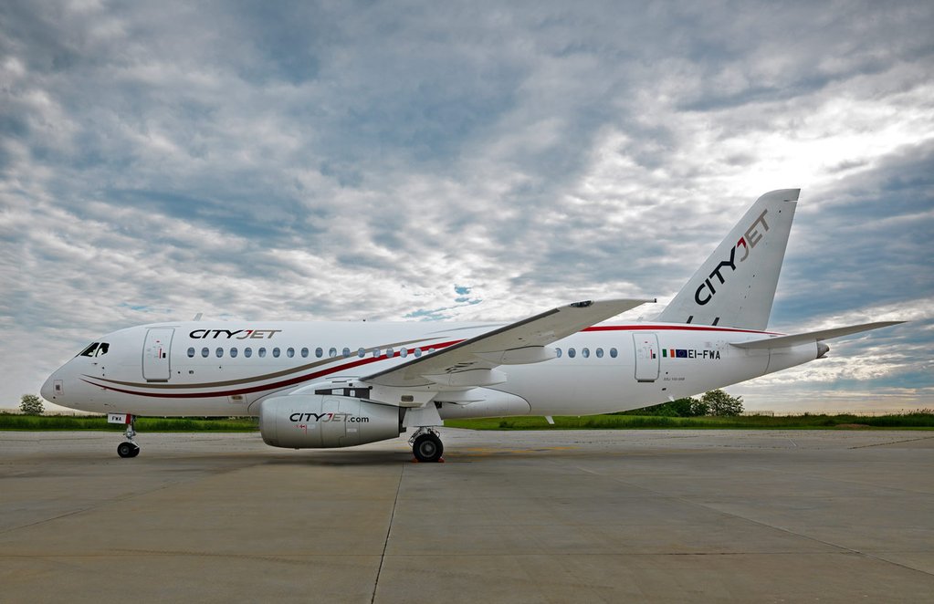 Ирландская авиакомпания CityJet получила первый SSJ-100